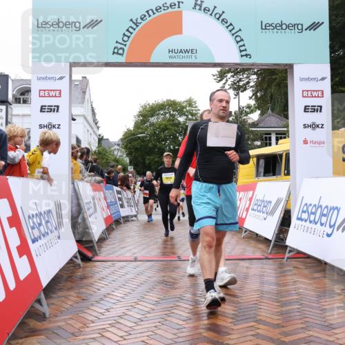 30.08.2026 - Blankeneser Heldenlauf Lena Gebhardt http://msf.ph/oto/10020989 30.08.2026 09:47:24 Ziel 1145, 1175, 1252, 1273, 1276, 1291, 1292, 1302, 1579, 1607, 3546 meine-sportfotos.de