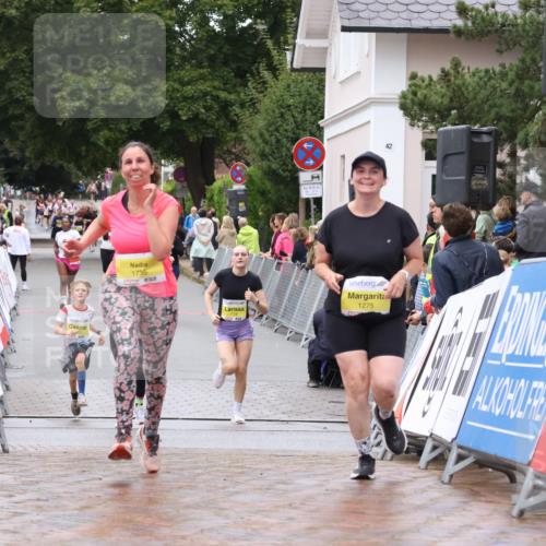 30.08.2026 - Blankeneser Heldenlauf Lena Gebhardt http://msf.ph/oto/10021025 30.08.2026 09:47:38 Ziel 1275, 1459, 1460, 1735 meine-sportfotos.de
