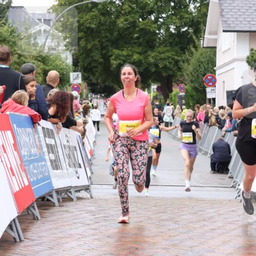 30.08.2026 - Blankeneser Heldenlauf Lena Gebhardt http://msf.ph/oto/10021027 30.08.2026 09:47:39 Ziel 1126, 1275, 1459, 1460, 1735 meine-sportfotos.de