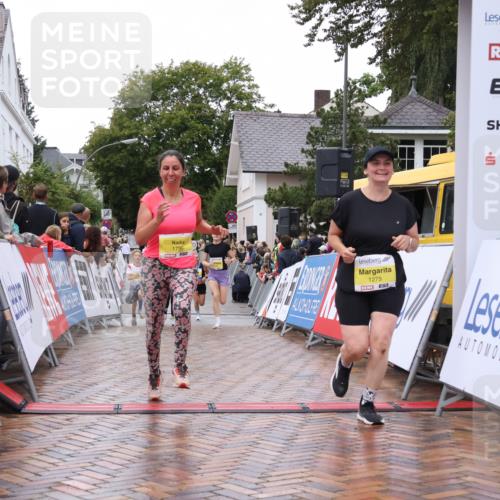 30.08.2026 - Blankeneser Heldenlauf Lena Gebhardt http://msf.ph/oto/10021030 30.08.2026 09:47:41 Ziel 1126, 1265, 1275, 1322, 1735 meine-sportfotos.de