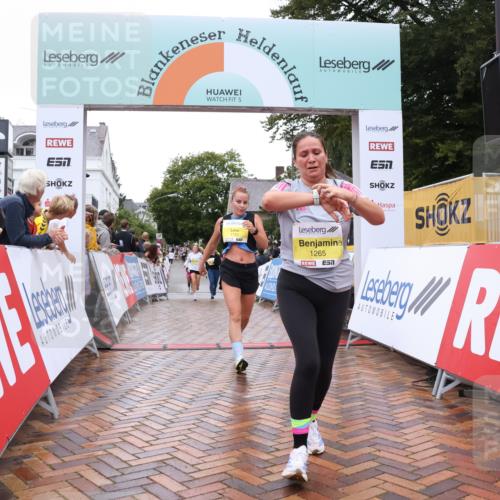 30.08.2026 - Blankeneser Heldenlauf Lena Gebhardt http://msf.ph/oto/10021056 30.08.2026 09:47:47 Ziel 1126, 1137, 1265, 1275, 1286, 1322, 1735, 1751 meine-sportfotos.de