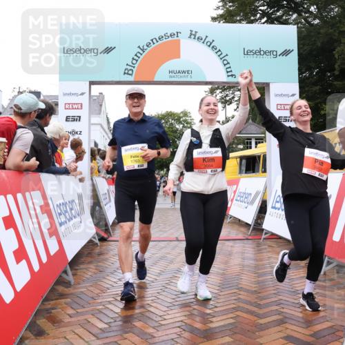 30.08.2026 - Blankeneser Heldenlauf Lena Gebhardt http://msf.ph/oto/10021098 30.08.2026 09:47:59 Ziel 1763, 1765, 3653, 3663, 3664 meine-sportfotos.de