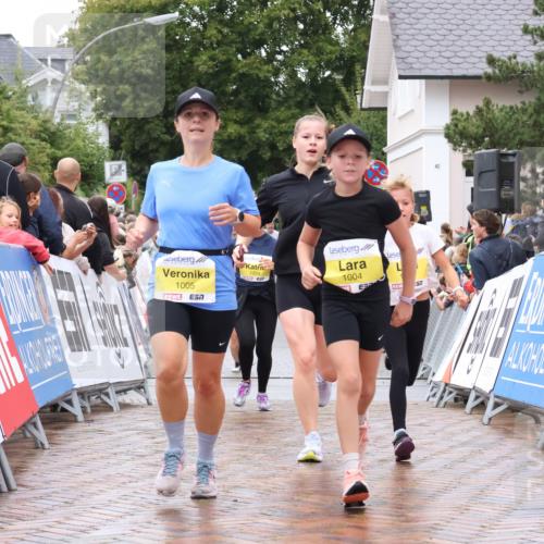30.08.2026 - Blankeneser Heldenlauf Lena Gebhardt http://msf.ph/oto/10021114 30.08.2026 09:48:06 Ziel 1004, 1005, 1359, 1605, 1606, 1765 meine-sportfotos.de