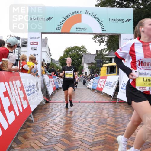 30.08.2026 - Blankeneser Heldenlauf Lena Gebhardt http://msf.ph/oto/10021206 30.08.2026 09:48:27 Ziel 1019, 1440, 1569, 1570, 1776 meine-sportfotos.de