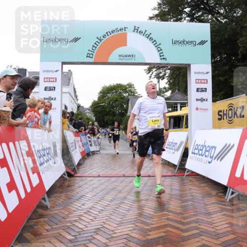 30.08.2026 - Blankeneser Heldenlauf Lena Gebhardt http://msf.ph/oto/10021254 30.08.2026 09:48:42 Ziel 1045, 1507, 1615, 3568, 3569 meine-sportfotos.de