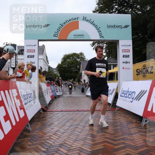 30.08.2026 - Blankeneser Heldenlauf Lena Gebhardt http://msf.ph/oto/10021268 30.08.2026 09:48:47 Ziel 1045, 1507, 1615 meine-sportfotos.de