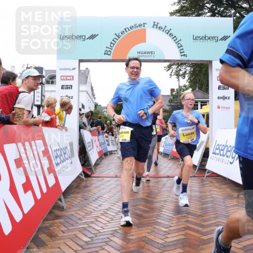 30.08.2026 - Blankeneser Heldenlauf Lena Gebhardt http://msf.ph/oto/10021290 30.08.2026 09:48:57 Ziel 1046, 1110, 1229, 1232, 1233, 1328, 1372, 1555, 1720, 1726, 1788 meine-sportfotos.de