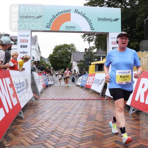 30.08.2026 - Blankeneser Heldenlauf Lena Gebhardt http://msf.ph/oto/10021321 30.08.2026 09:49:04 Ziel 1046, 1181, 1207, 1229, 1232, 1233, 1280, 1328, 1372, 1555, 1720, 1755, 1788 meine-sportfotos.de