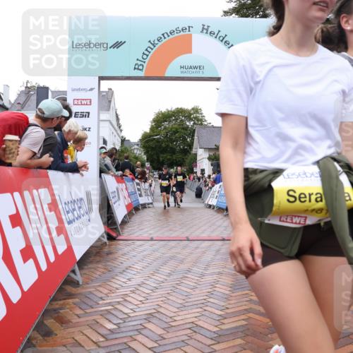 30.08.2026 - Blankeneser Heldenlauf Lena Gebhardt http://msf.ph/oto/10021346 30.08.2026 09:49:11 Ziel 1161, 1181, 1207, 1442, 1755 meine-sportfotos.de