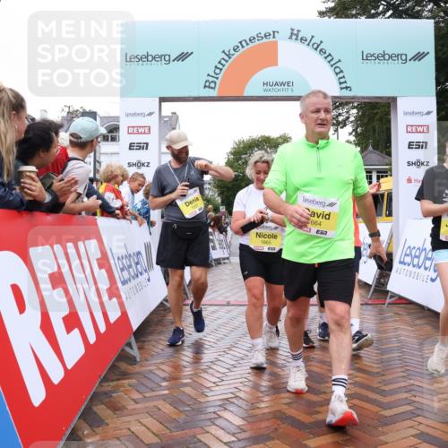 30.08.2026 - Blankeneser Heldenlauf Lena Gebhardt http://msf.ph/oto/10021404 30.08.2026 09:49:29 Ziel 1498, 1503, 1537, 1538, 1539, 1660, 1662, 1664, 1665 meine-sportfotos.de