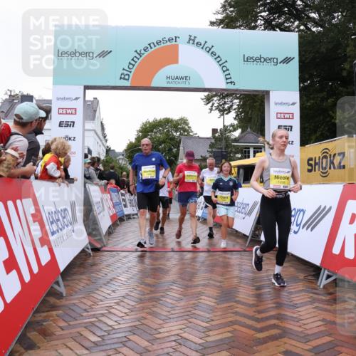 30.08.2026 - Blankeneser Heldenlauf Lena Gebhardt http://msf.ph/oto/10021422 30.08.2026 09:49:46 Ziel 1201, 1268, 1269, 1270, 1593, 1601, 1602, 1668, 1669 meine-sportfotos.de