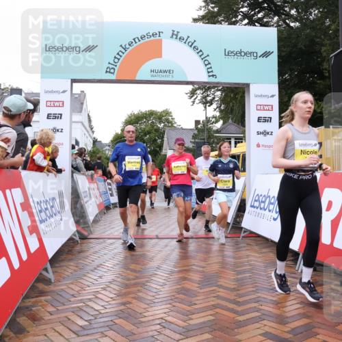 30.08.2026 - Blankeneser Heldenlauf Lena Gebhardt http://msf.ph/oto/10021425 30.08.2026 09:49:46 Ziel 1201, 1268, 1269, 1270, 1593, 1601, 1602, 1668, 1669 meine-sportfotos.de