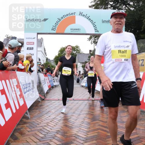 30.08.2026 - Blankeneser Heldenlauf Lena Gebhardt http://msf.ph/oto/10021436 30.08.2026 09:49:50 Ziel 1201, 1268, 1269, 1270, 1593, 1601, 1602, 1668, 1669 meine-sportfotos.de