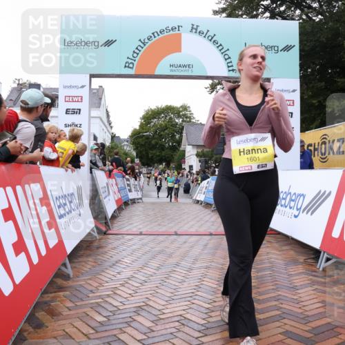 30.08.2026 - Blankeneser Heldenlauf Lena Gebhardt http://msf.ph/oto/10021443 30.08.2026 09:49:52 Ziel 1201, 1268, 1269, 1270, 1593, 1601, 1602, 1668, 1669 meine-sportfotos.de