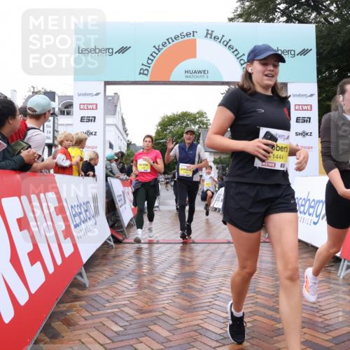 30.08.2026 - Blankeneser Heldenlauf Lena Gebhardt http://msf.ph/oto/10021465 30.08.2026 09:50:03 Ziel 1208, 1358, 1366, 1430, 1433, 1444, 1445, 1480, 1614, 1714 meine-sportfotos.de