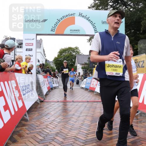 30.08.2026 - Blankeneser Heldenlauf Lena Gebhardt http://msf.ph/oto/10021473 30.08.2026 09:50:05 Ziel 1208, 1358, 1366, 1430, 1433, 1444, 1445, 1480, 1614, 1713, 1714 meine-sportfotos.de