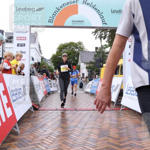 30.08.2026 - Blankeneser Heldenlauf Lena Gebhardt http://msf.ph/oto/10021475 30.08.2026 09:50:06 Ziel 1208, 1366, 1430, 1433, 1444, 1445, 1480, 1614, 1713, 1714 meine-sportfotos.de