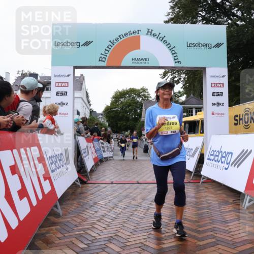 30.08.2026 - Blankeneser Heldenlauf Lena Gebhardt http://msf.ph/oto/10021517 30.08.2026 09:50:25 Ziel 1032, 1297, 1298, 1453, 1454, 1701 meine-sportfotos.de