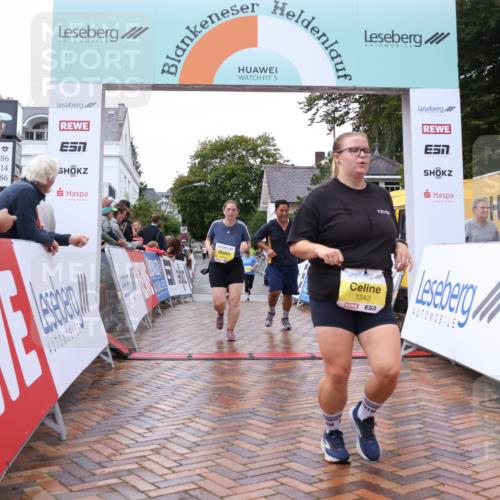 30.08.2026 - Blankeneser Heldenlauf Lena Gebhardt http://msf.ph/oto/10021572 30.08.2026 09:50:44 Ziel 1040, 1090, 1214, 1342, 1450, 1551 meine-sportfotos.de