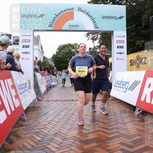 30.08.2026 - Blankeneser Heldenlauf Lena Gebhardt http://msf.ph/oto/10021580 30.08.2026 09:50:46 Ziel 1040, 1090, 1214, 1342, 1427, 1428, 1551 meine-sportfotos.de