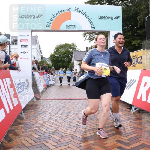 30.08.2026 - Blankeneser Heldenlauf Lena Gebhardt http://msf.ph/oto/10021582 30.08.2026 09:50:46 Ziel 1040, 1090, 1214, 1342, 1427, 1428, 1551 meine-sportfotos.de