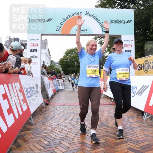 30.08.2026 - Blankeneser Heldenlauf Lena Gebhardt http://msf.ph/oto/10021596 30.08.2026 09:50:52 Ziel 1214, 1416, 1427, 1428 meine-sportfotos.de