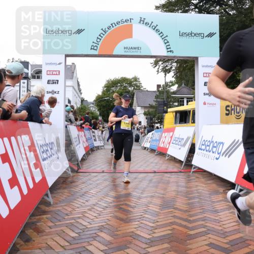 30.08.2026 - Blankeneser Heldenlauf Lena Gebhardt http://msf.ph/oto/10021622 30.08.2026 09:51:08 Ziel 1088, 1469, 1583, 1779, 1787 meine-sportfotos.de