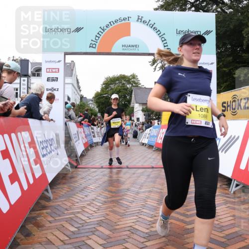 30.08.2026 - Blankeneser Heldenlauf Lena Gebhardt http://msf.ph/oto/10021628 30.08.2026 09:51:10 Ziel 1001, 1088, 1264, 1401, 1469, 1583, 1779, 1786, 1787 meine-sportfotos.de