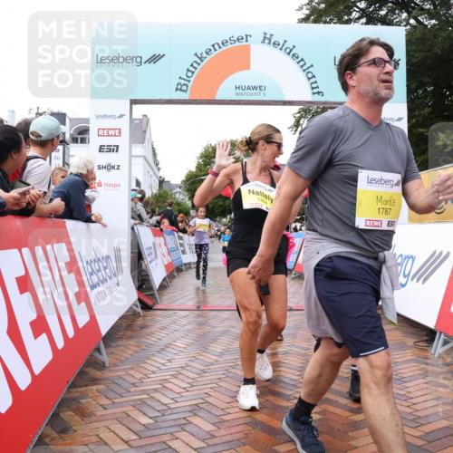 30.08.2026 - Blankeneser Heldenlauf Lena Gebhardt http://msf.ph/oto/10021649 30.08.2026 09:51:16 Ziel 1001, 1243, 1244, 1264, 1401, 1469, 1473, 1490, 1786, 1787 meine-sportfotos.de