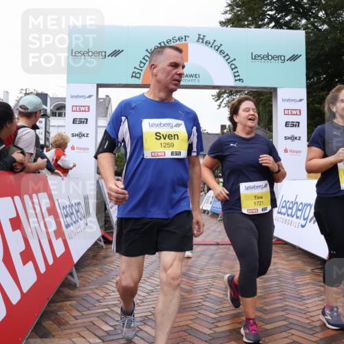 30.08.2026 - Blankeneser Heldenlauf Lena Gebhardt http://msf.ph/oto/10021694 30.08.2026 09:51:32 Ziel 1008, 1009, 1259, 1325, 1441, 1719, 1721 meine-sportfotos.de