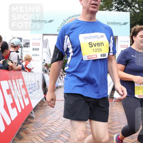 30.08.2026 - Blankeneser Heldenlauf Lena Gebhardt http://msf.ph/oto/10021696 30.08.2026 09:51:32 Ziel 1008, 1009, 1259, 1325, 1441, 1719, 1721 meine-sportfotos.de