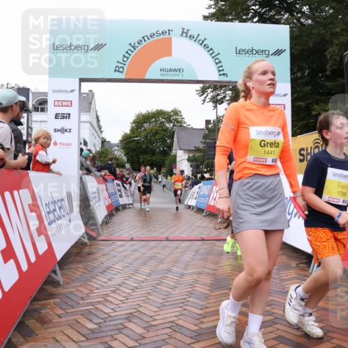 30.08.2026 - Blankeneser Heldenlauf Lena Gebhardt http://msf.ph/oto/10021719 30.08.2026 09:51:39 Ziel 1008, 1009, 1031, 1146, 1154, 1325, 1441, 1711, 1768 meine-sportfotos.de