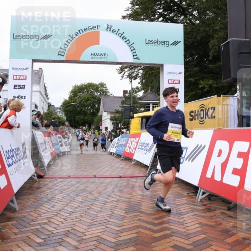 30.08.2026 - Blankeneser Heldenlauf Lena Gebhardt http://msf.ph/oto/10021767 30.08.2026 09:52:00 Ziel 1020, 1193, 1737 meine-sportfotos.de