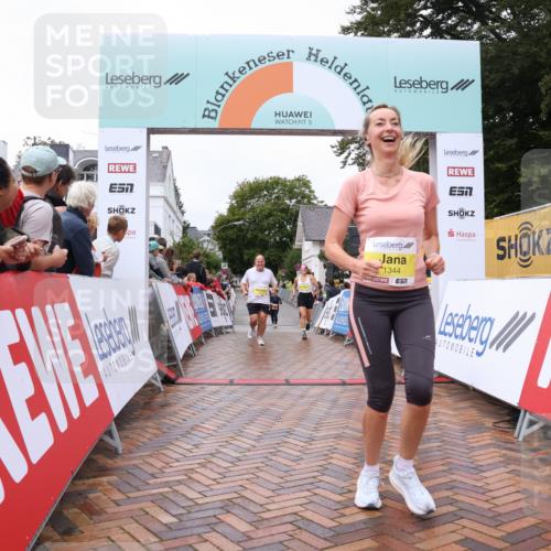 30.08.2026 - Blankeneser Heldenlauf Lena Gebhardt http://msf.ph/oto/10021788 30.08.2026 09:52:10 Ziel 1156, 1344, 1504, 1621, 1638, 1733 meine-sportfotos.de