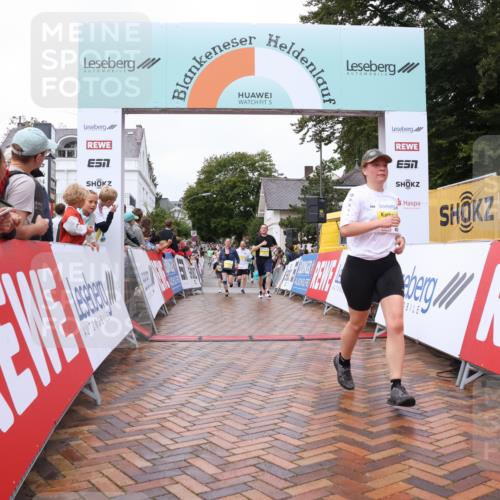 30.08.2026 - Blankeneser Heldenlauf Lena Gebhardt http://msf.ph/oto/10021815 30.08.2026 09:52:20 Ziel 1050, 1059, 1496, 1502, 1580, 1638, 1688, 1783, 3572 meine-sportfotos.de