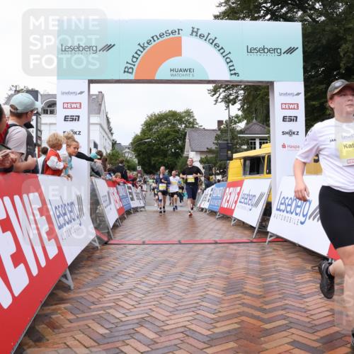 30.08.2026 - Blankeneser Heldenlauf Lena Gebhardt http://msf.ph/oto/10021817 30.08.2026 09:52:20 Ziel 1050, 1059, 1496, 1502, 1580, 1638, 1688, 1783, 3572 meine-sportfotos.de