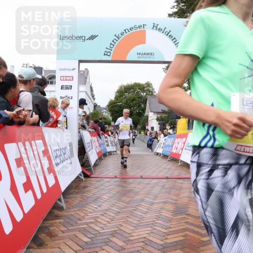 30.08.2026 - Blankeneser Heldenlauf Lena Gebhardt http://msf.ph/oto/10021868 30.08.2026 09:52:34 Ziel 1049, 1070, 1198, 1348, 1396, 1514, 1673, 1780, 1789 meine-sportfotos.de