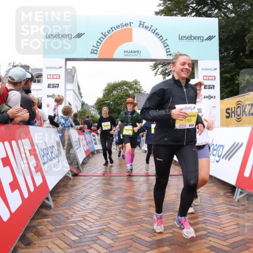 30.08.2026 - Blankeneser Heldenlauf Lena Gebhardt http://msf.ph/oto/10021892 30.08.2026 09:52:45 Ziel 1194, 1573, 1670, 1671, 1673, 1742, 1753, 1803 meine-sportfotos.de