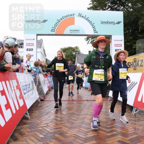 30.08.2026 - Blankeneser Heldenlauf Lena Gebhardt http://msf.ph/oto/10021898 30.08.2026 09:52:47 Ziel 1194, 1333, 1573, 1670, 1671, 1742, 1753, 1803 meine-sportfotos.de