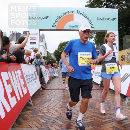 30.08.2026 - Blankeneser Heldenlauf Lena Gebhardt http://msf.ph/oto/10021925 30.08.2026 09:52:55 Ziel 1183, 1310, 1311, 1333, 1573, 1742 meine-sportfotos.de