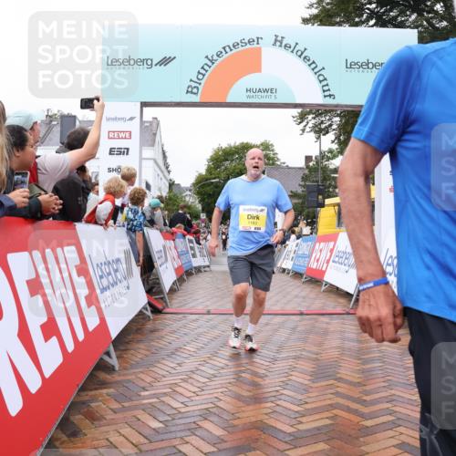 30.08.2026 - Blankeneser Heldenlauf Lena Gebhardt http://msf.ph/oto/10021927 30.08.2026 09:52:55 Ziel 1183, 1310, 1311, 1333, 1573, 1742 meine-sportfotos.de
