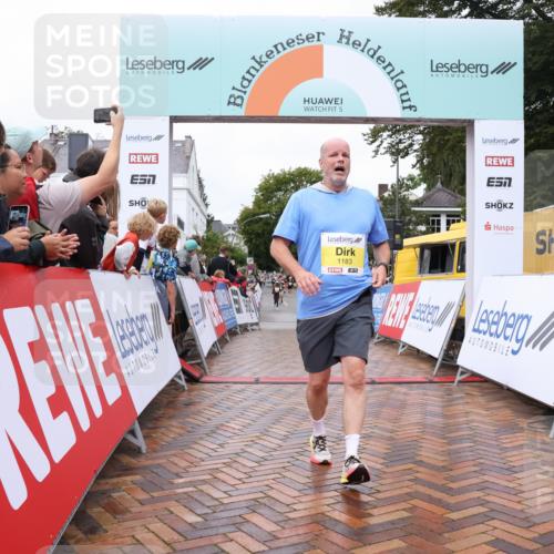30.08.2026 - Blankeneser Heldenlauf Lena Gebhardt http://msf.ph/oto/10021929 30.08.2026 09:52:56 Ziel 1183, 1310, 1311, 1333 meine-sportfotos.de