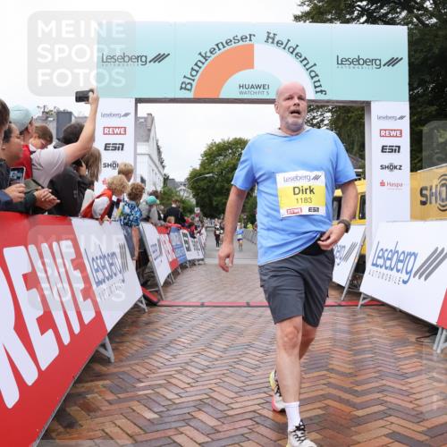 30.08.2026 - Blankeneser Heldenlauf Lena Gebhardt http://msf.ph/oto/10021931 30.08.2026 09:52:56 Ziel 1183, 1310, 1311, 1333 meine-sportfotos.de