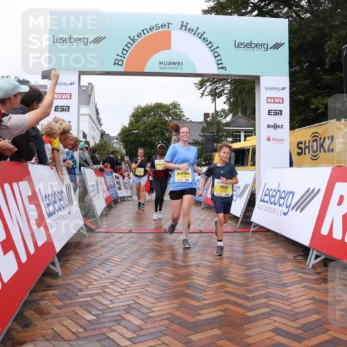 30.08.2026 - Blankeneser Heldenlauf Lena Gebhardt http://msf.ph/oto/10021941 30.08.2026 09:53:07 Ziel 1079, 1115, 1133, 1167, 1189, 1215, 1324, 1698 meine-sportfotos.de
