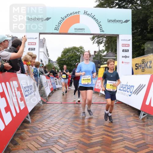 30.08.2026 - Blankeneser Heldenlauf Lena Gebhardt http://msf.ph/oto/10021944 30.08.2026 09:53:07 Ziel 1079, 1115, 1133, 1167, 1189, 1215, 1324, 1698 meine-sportfotos.de