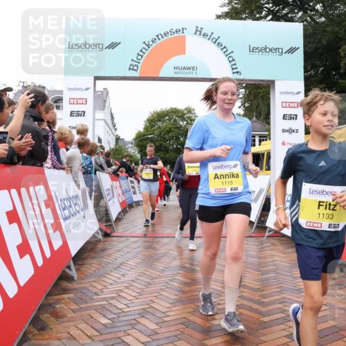 30.08.2026 - Blankeneser Heldenlauf Lena Gebhardt http://msf.ph/oto/10021948 30.08.2026 09:53:08 Ziel 1079, 1115, 1133, 1167, 1189, 1215, 1324, 1698 meine-sportfotos.de