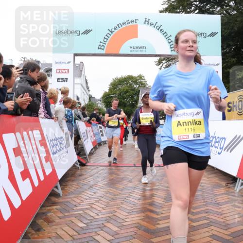 30.08.2026 - Blankeneser Heldenlauf Lena Gebhardt http://msf.ph/oto/10021950 30.08.2026 09:53:08 Ziel 1079, 1115, 1133, 1167, 1189, 1215, 1324, 1698 meine-sportfotos.de