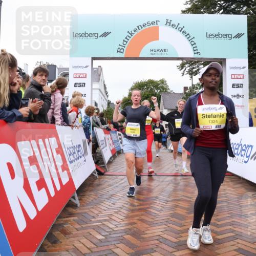 30.08.2026 - Blankeneser Heldenlauf Lena Gebhardt http://msf.ph/oto/10021957 30.08.2026 09:53:10 Ziel 1079, 1115, 1133, 1167, 1189, 1215, 1324, 1698 meine-sportfotos.de