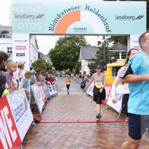 30.08.2026 - Blankeneser Heldenlauf Lena Gebhardt http://msf.ph/oto/10021999 30.08.2026 09:53:29 Ziel 1227, 1257, 1552, 1749 meine-sportfotos.de