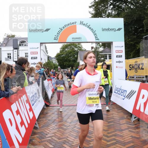 30.08.2026 - Blankeneser Heldenlauf Lena Gebhardt http://msf.ph/oto/10022075 30.08.2026 09:54:06 Ziel 1250, 1253, 1578, 1616, 1732 meine-sportfotos.de